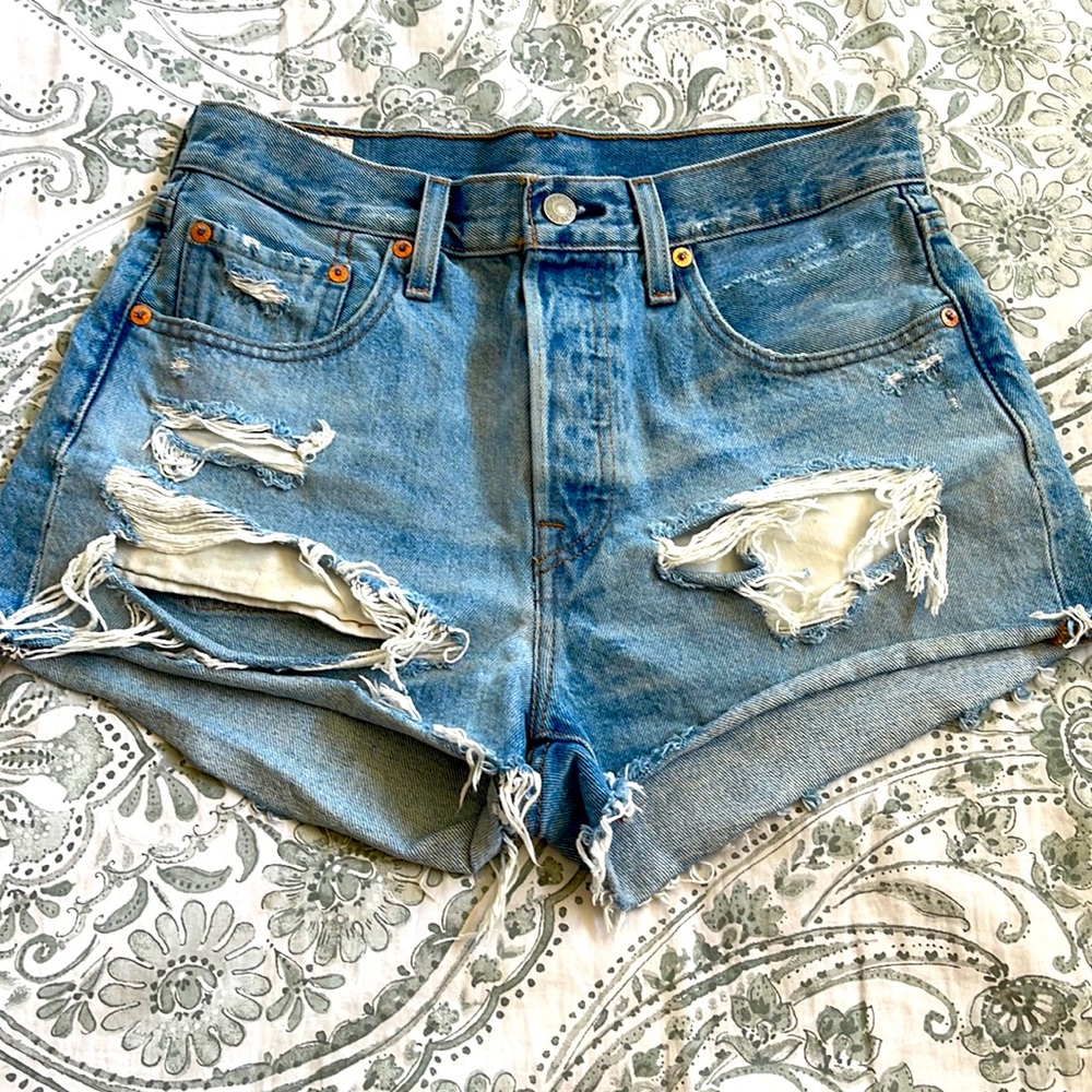Levi denim vintage looking shorts